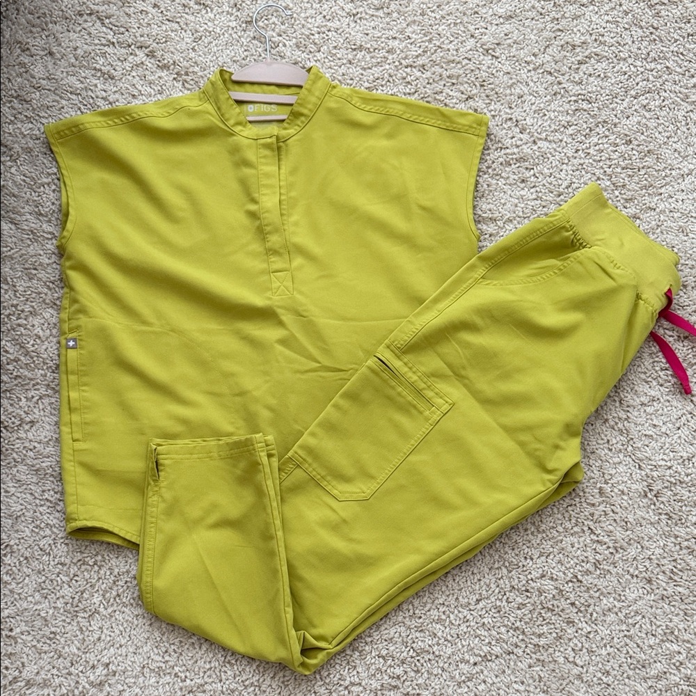 FIGS Women's Muscle Tee in Chartreuse Green
